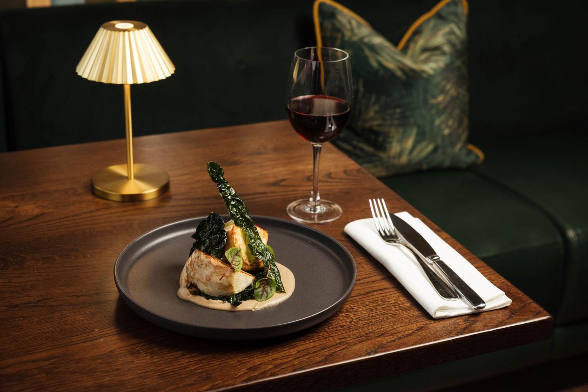 Montcalm East, Autograph Collection Hotel London Ngoại thất bức ảnh A meal at the restaurant