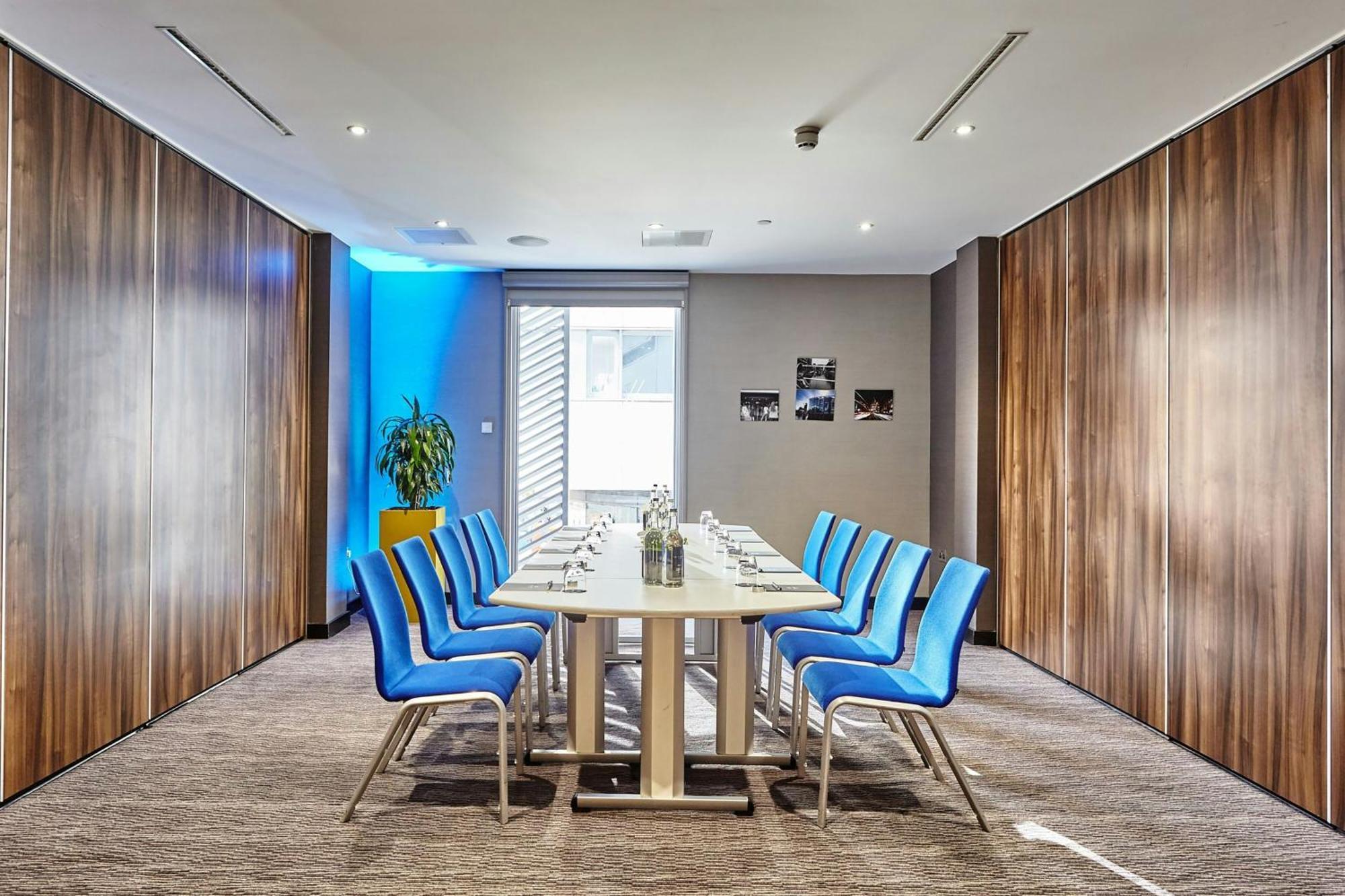 Montcalm East, Autograph Collection Hotel London Ngoại thất bức ảnh Meeting room at the hotel