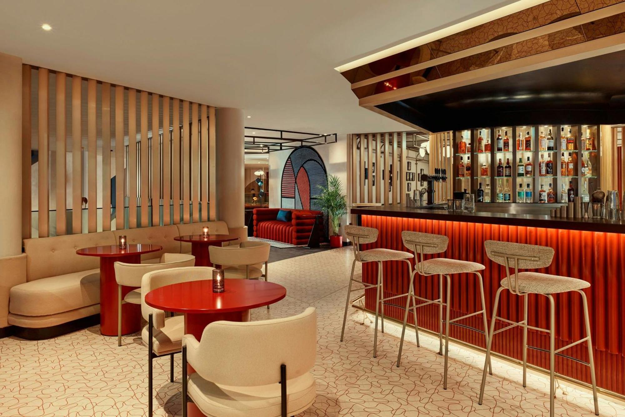 Montcalm East, Autograph Collection Hotel London Ngoại thất bức ảnh The bar at the hotel