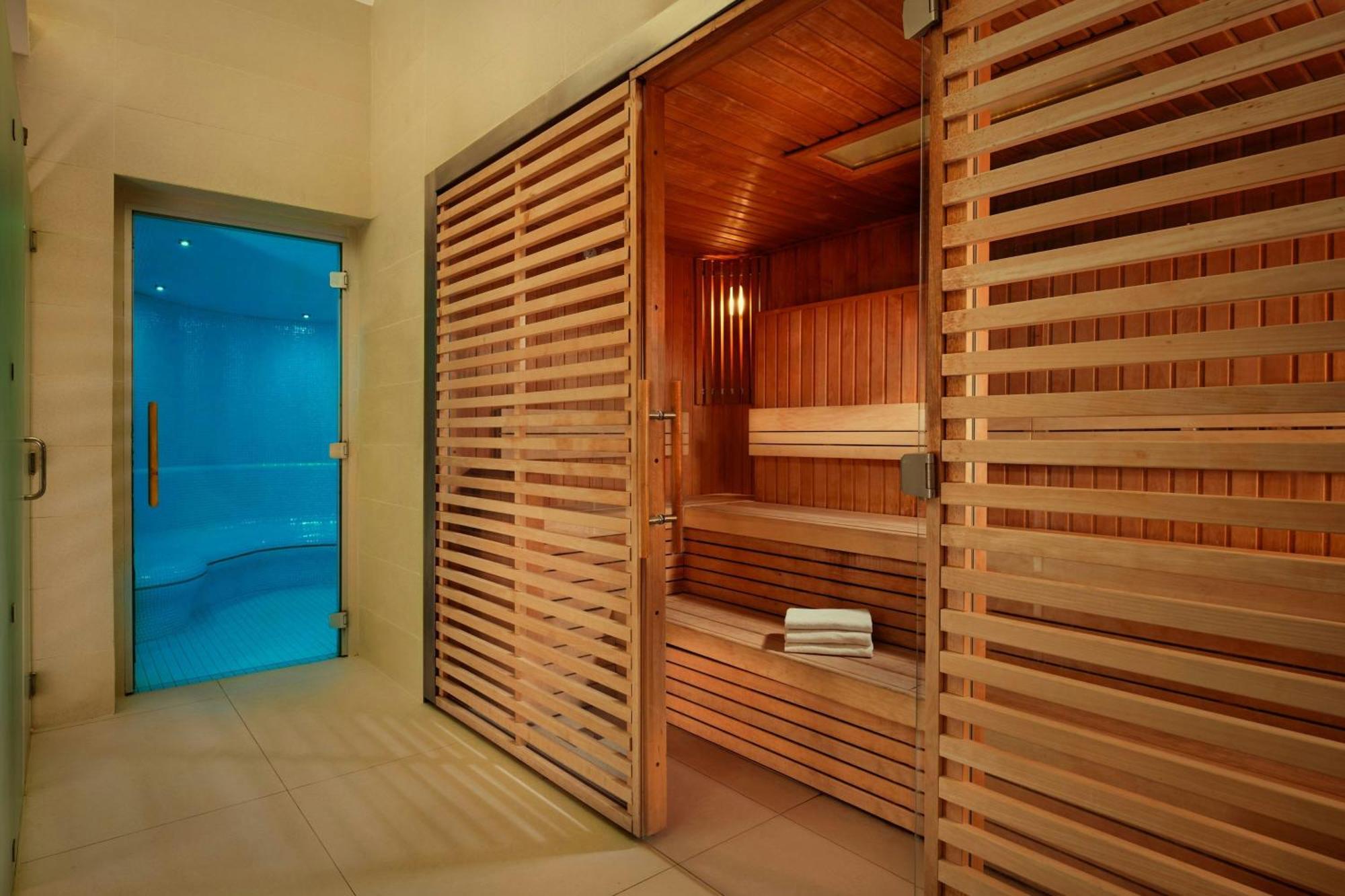 Montcalm East, Autograph Collection Hotel London Ngoại thất bức ảnh A modern Finnish sauna