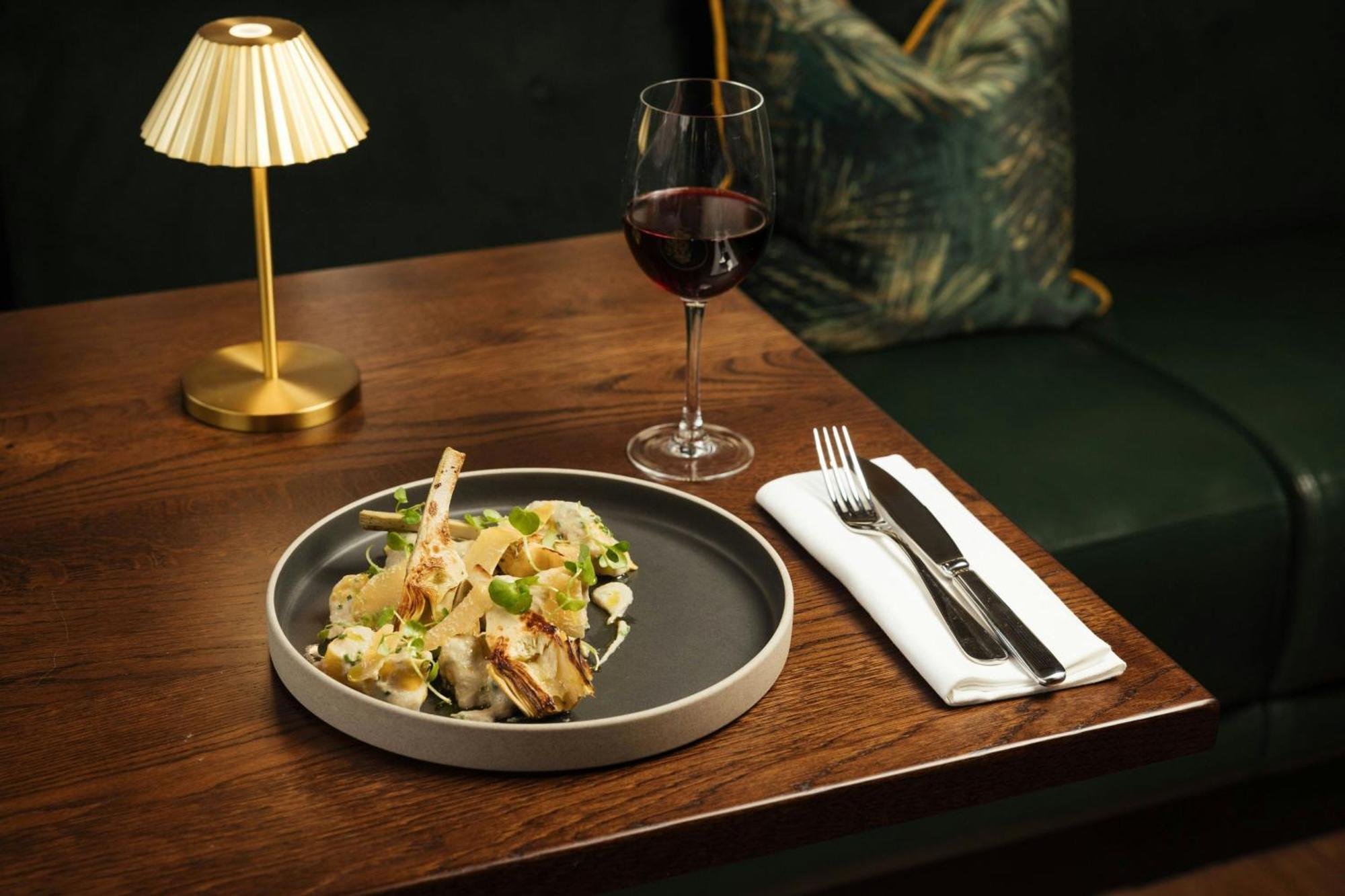 Montcalm East, Autograph Collection Hotel London Ngoại thất bức ảnh A meal at the restaurant