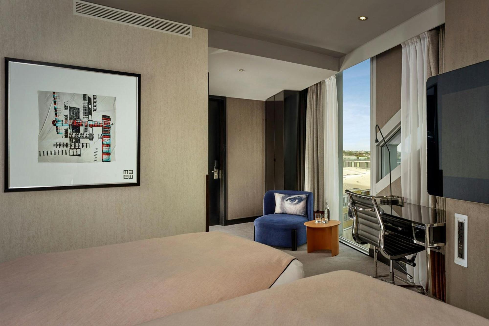 Montcalm East, Autograph Collection Hotel London Ngoại thất bức ảnh A bedroom at the hotel