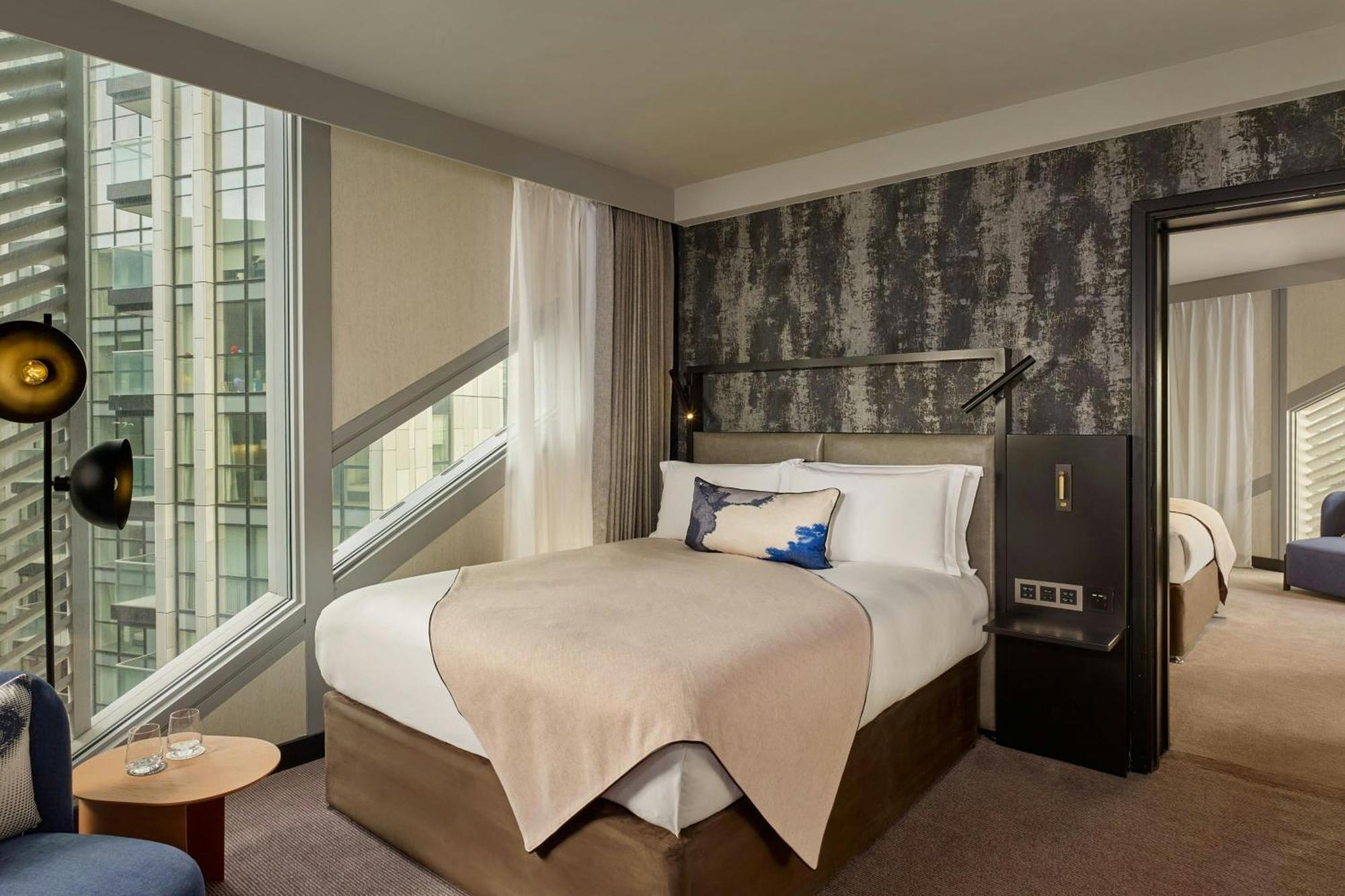 Montcalm East, Autograph Collection Hotel London Ngoại thất bức ảnh A bedroom at the hotel